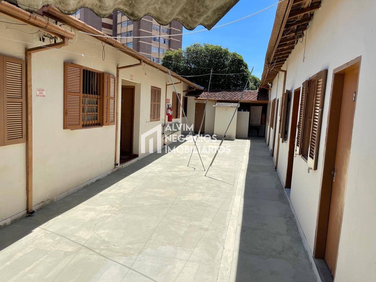 Prédio Inteiro à venda com 15 quartos, 284m² - Foto 2