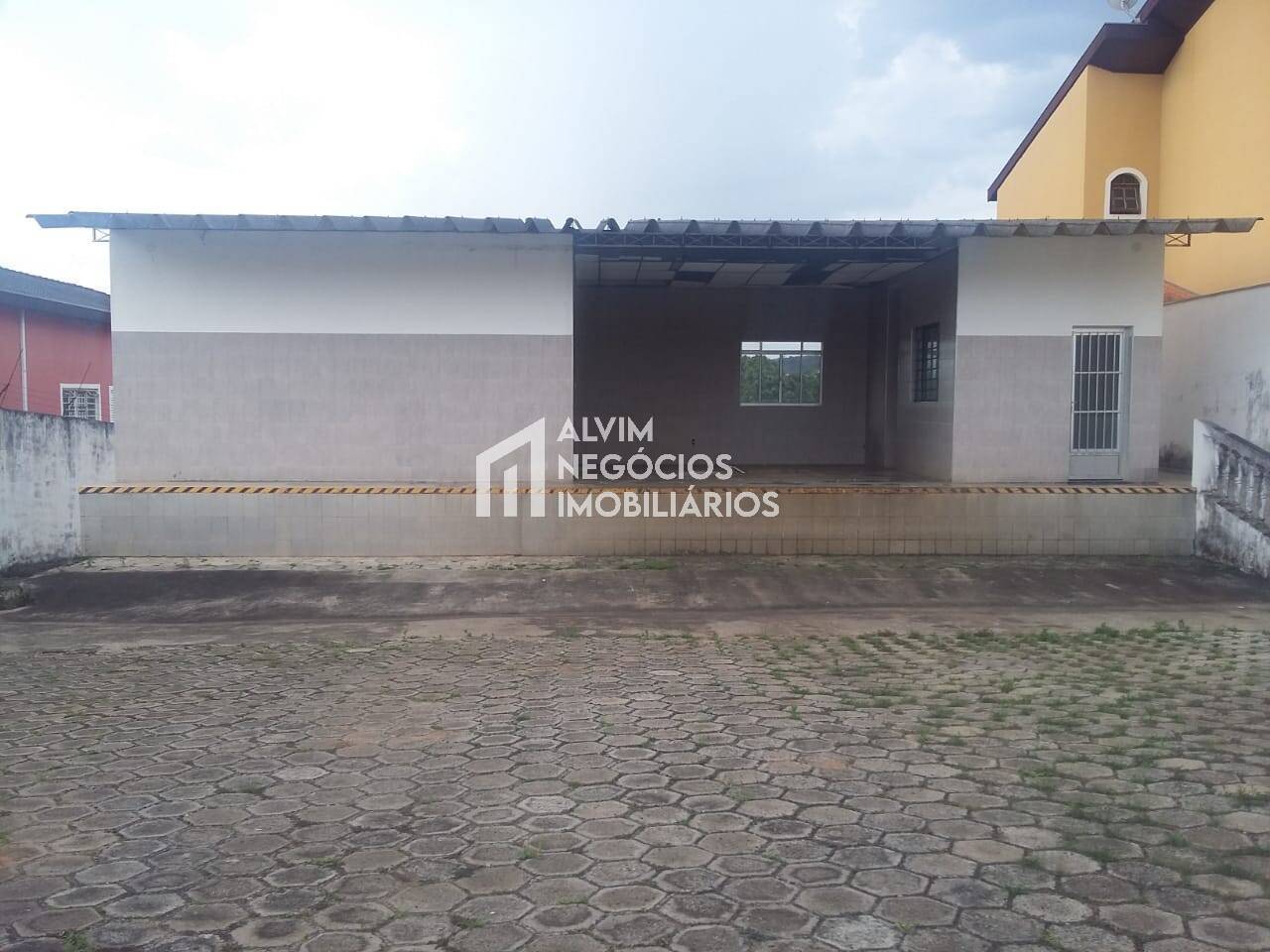 Depósito-Galpão-Armazém à venda, 150m² - Foto 1