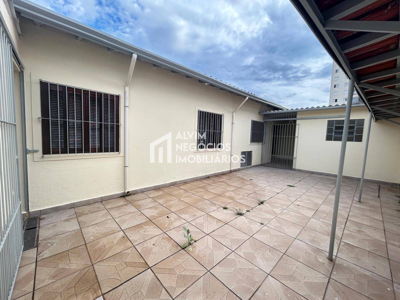 Casa à venda com 4 quartos, 274m² - Foto 4
