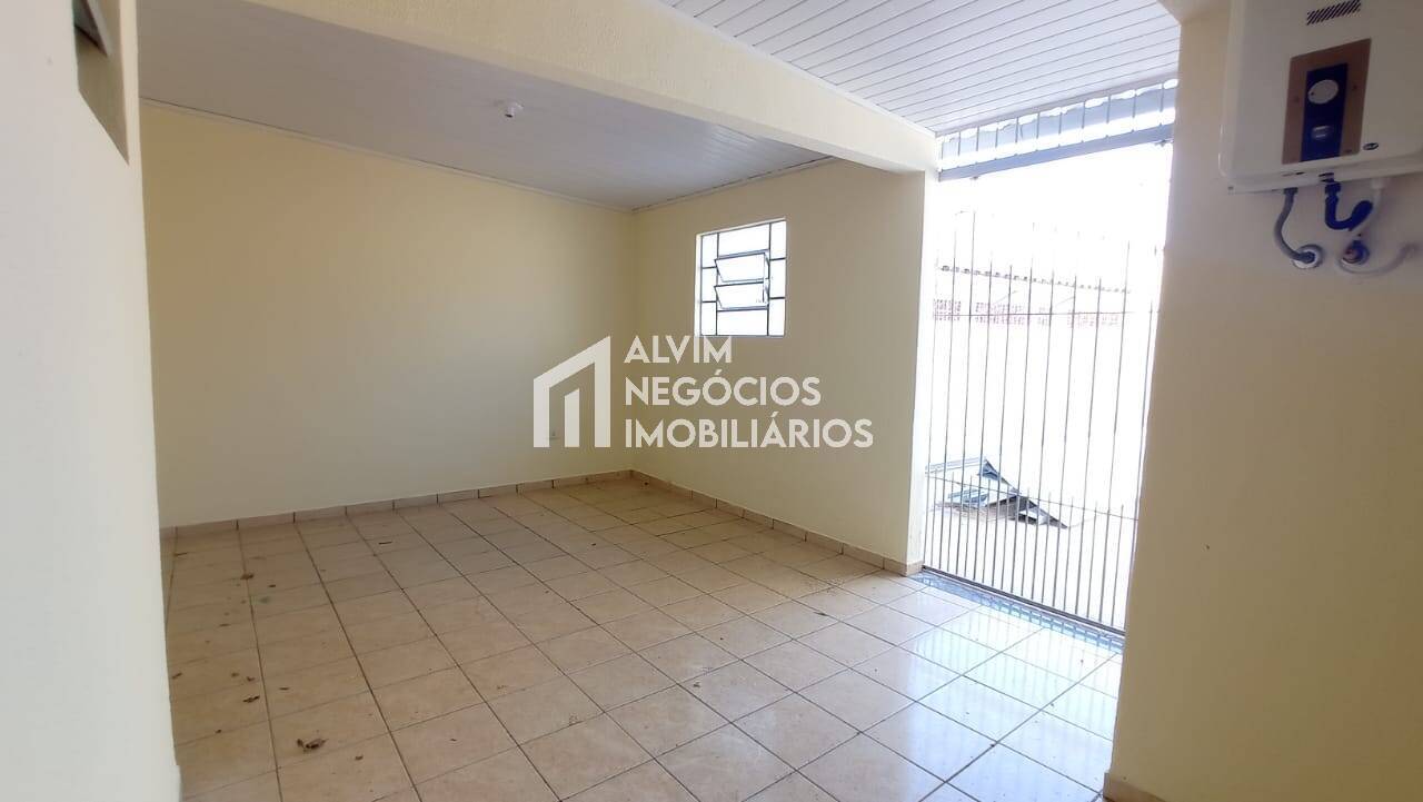 Casa à venda com 4 quartos, 274m² - Foto 32