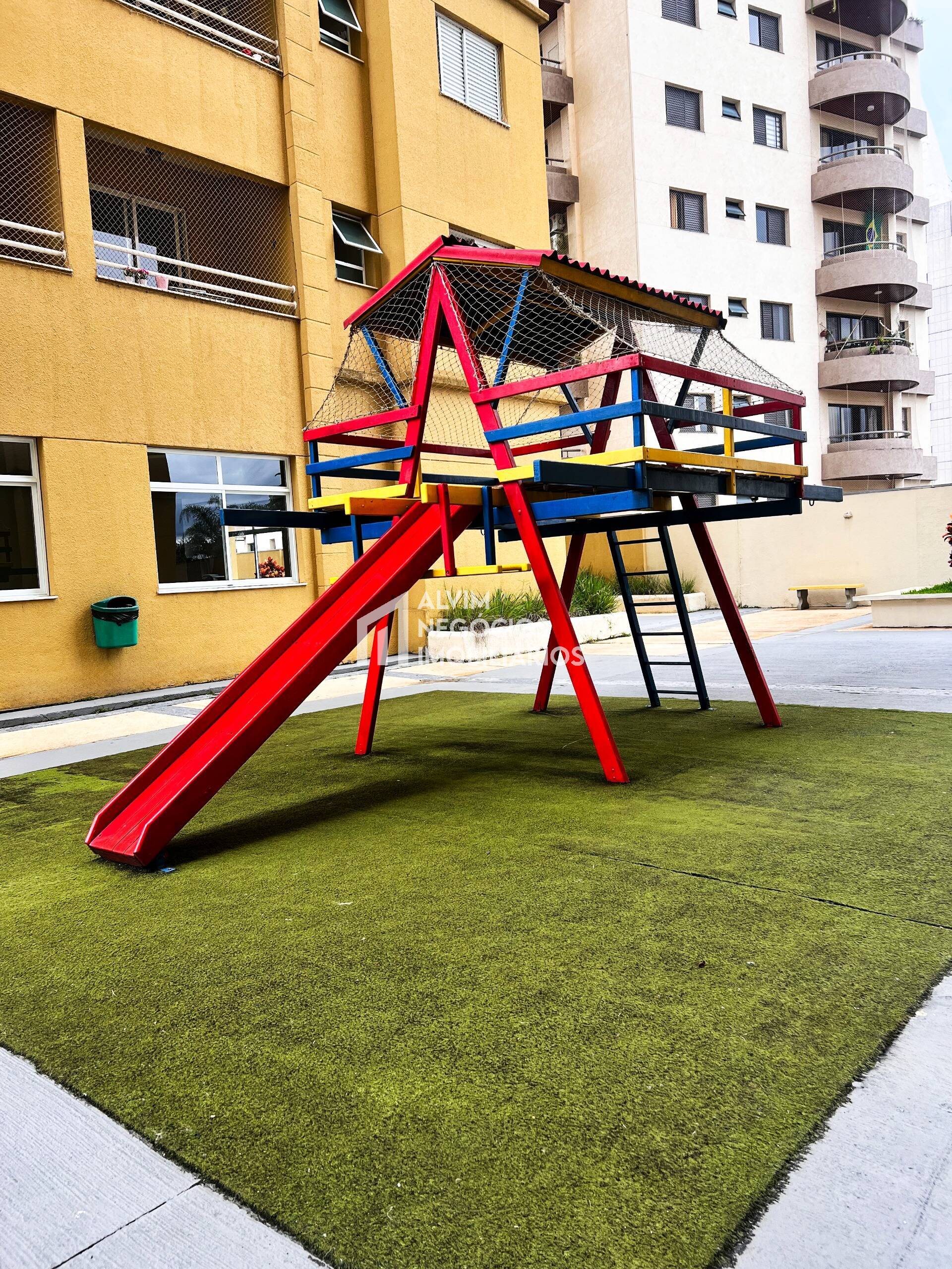 Apartamento à venda com 3 quartos, 77m² - Foto 4