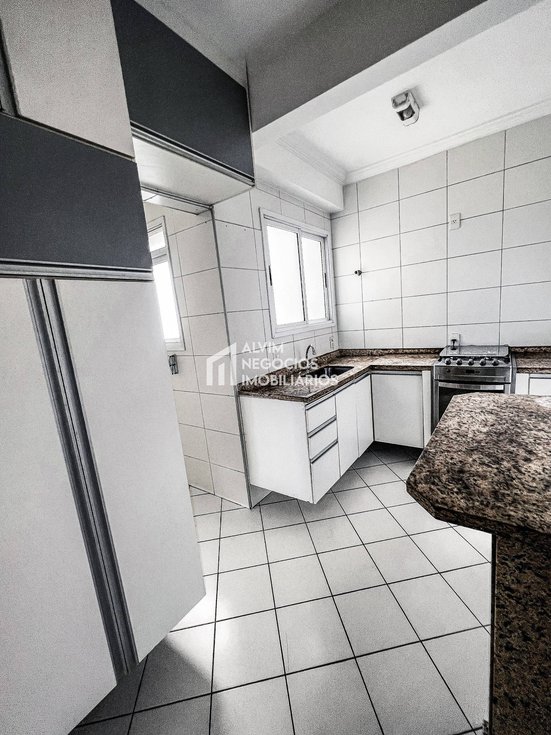 Apartamento à venda com 3 quartos, 77m² - Foto 1