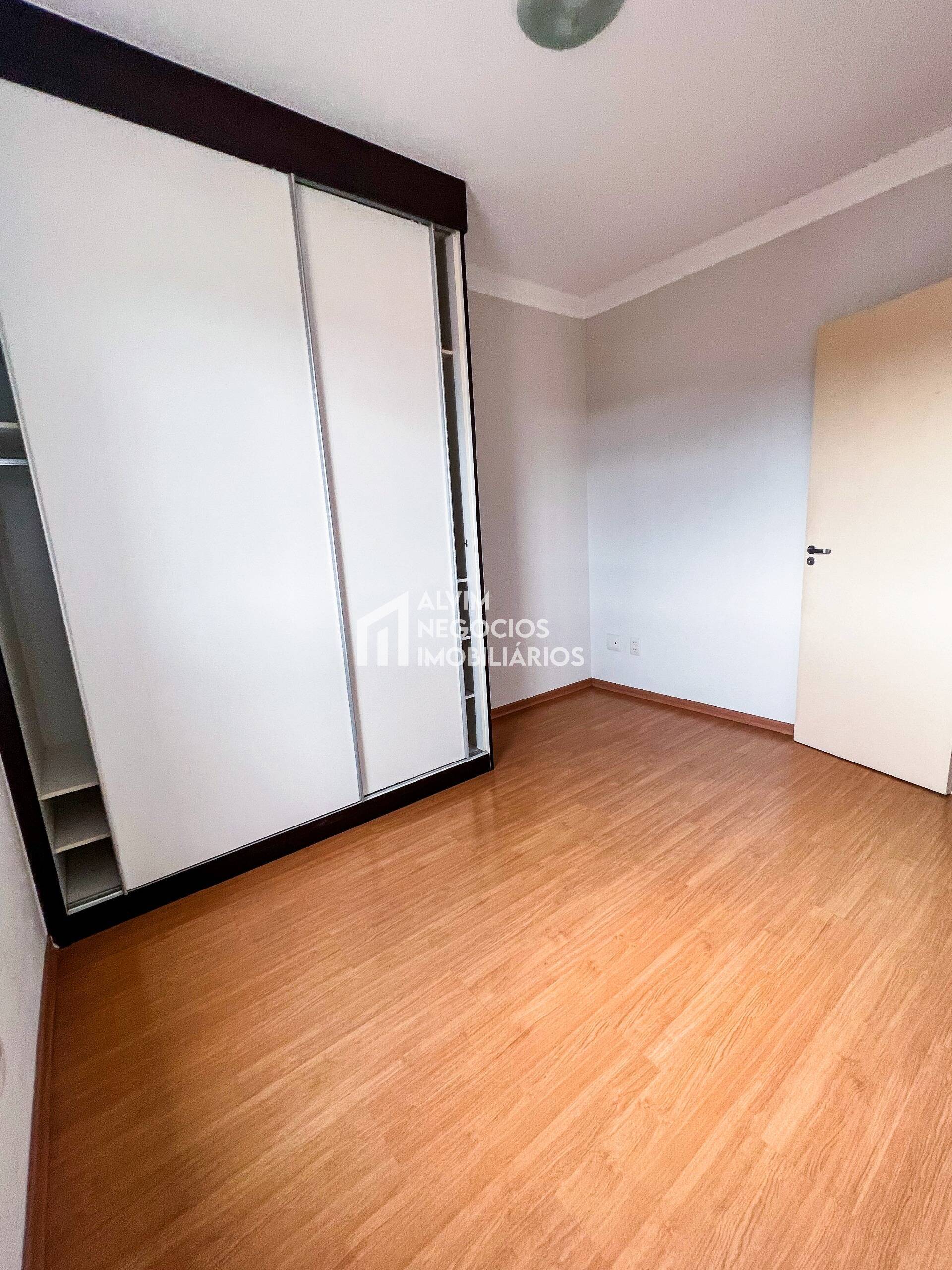 Apartamento à venda com 3 quartos, 77m² - Foto 9
