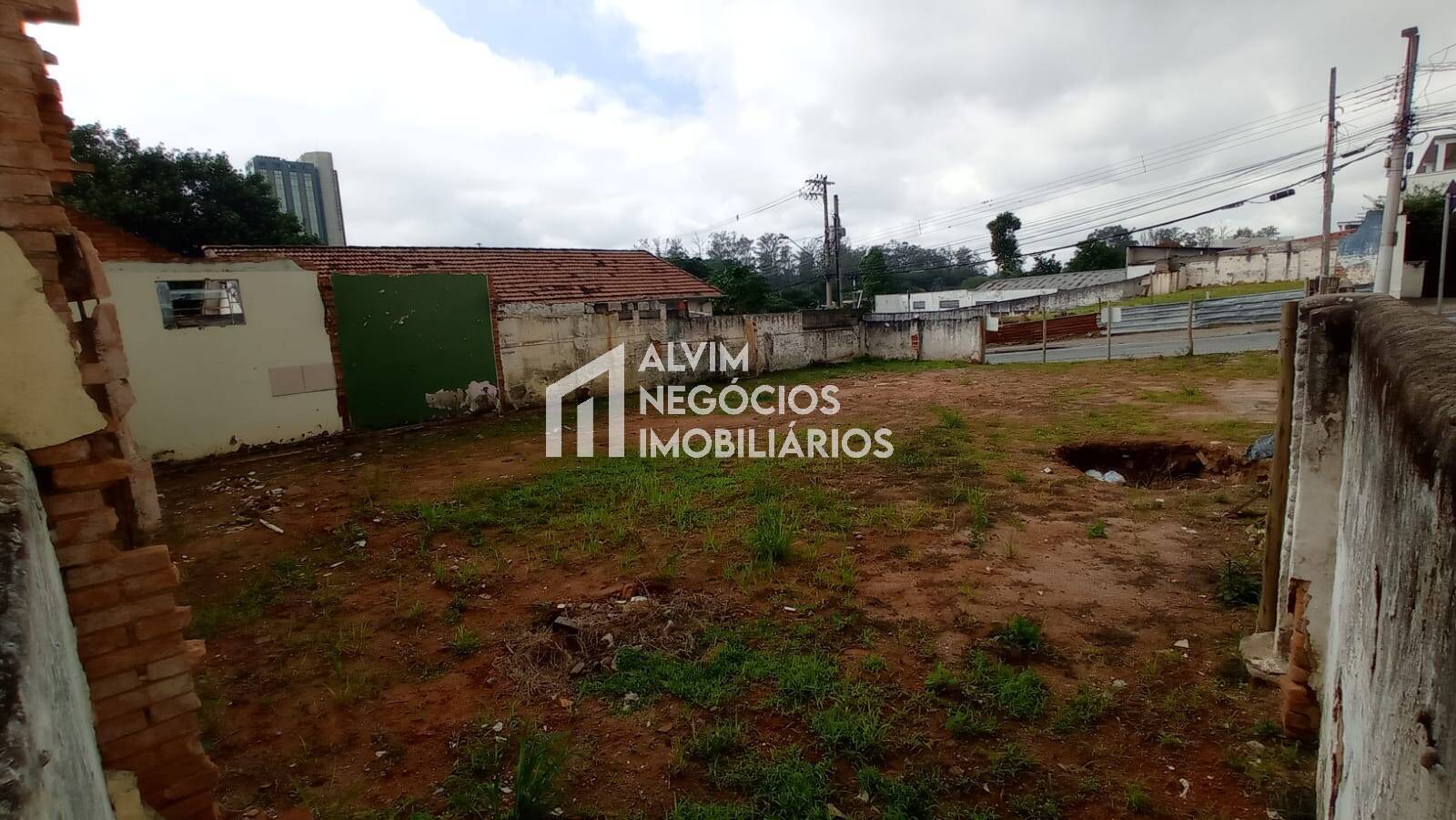 Terreno à venda e aluguel, 250m² - Foto 4