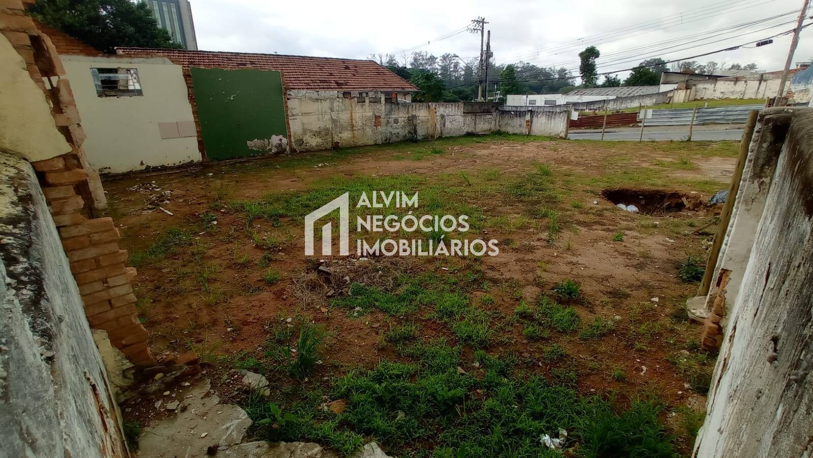 Terreno à venda e aluguel, 250m² - Foto 5