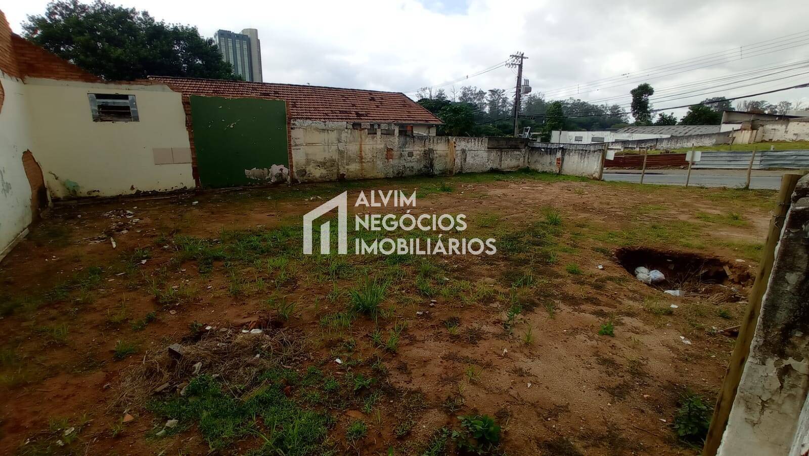 Terreno à venda e aluguel, 250m² - Foto 8