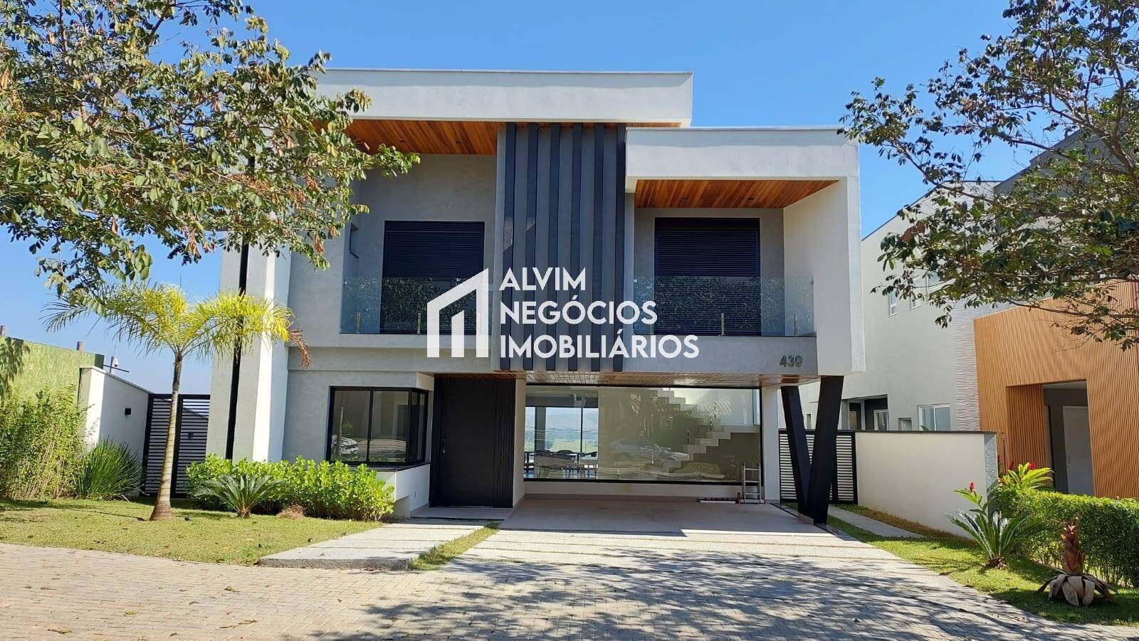 Sobrado, 5 quartos, 540 m² - Foto 1