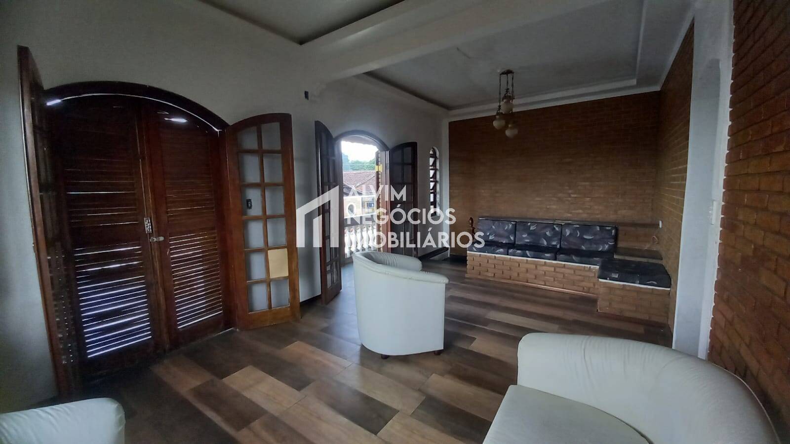 Casa à venda com 3 quartos, 350m² - Foto 4