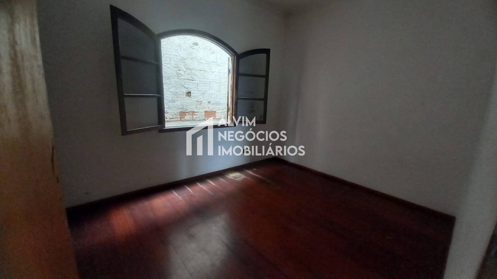 Casa à venda com 3 quartos, 350m² - Foto 12
