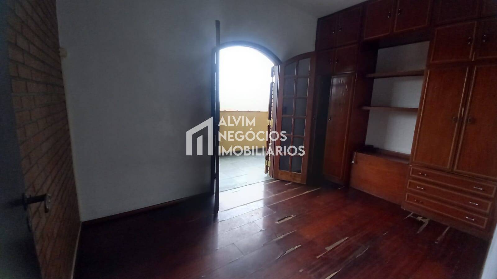 Casa à venda com 3 quartos, 350m² - Foto 13