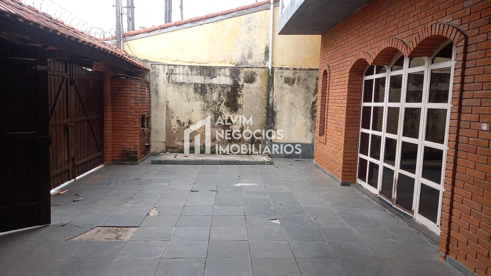 Casa à venda com 3 quartos, 350m² - Foto 25