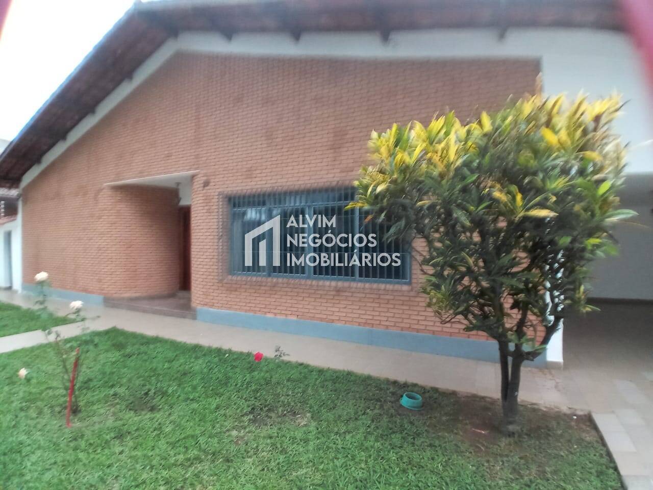 Casa à venda com 4 quartos, 800m² - Foto 3