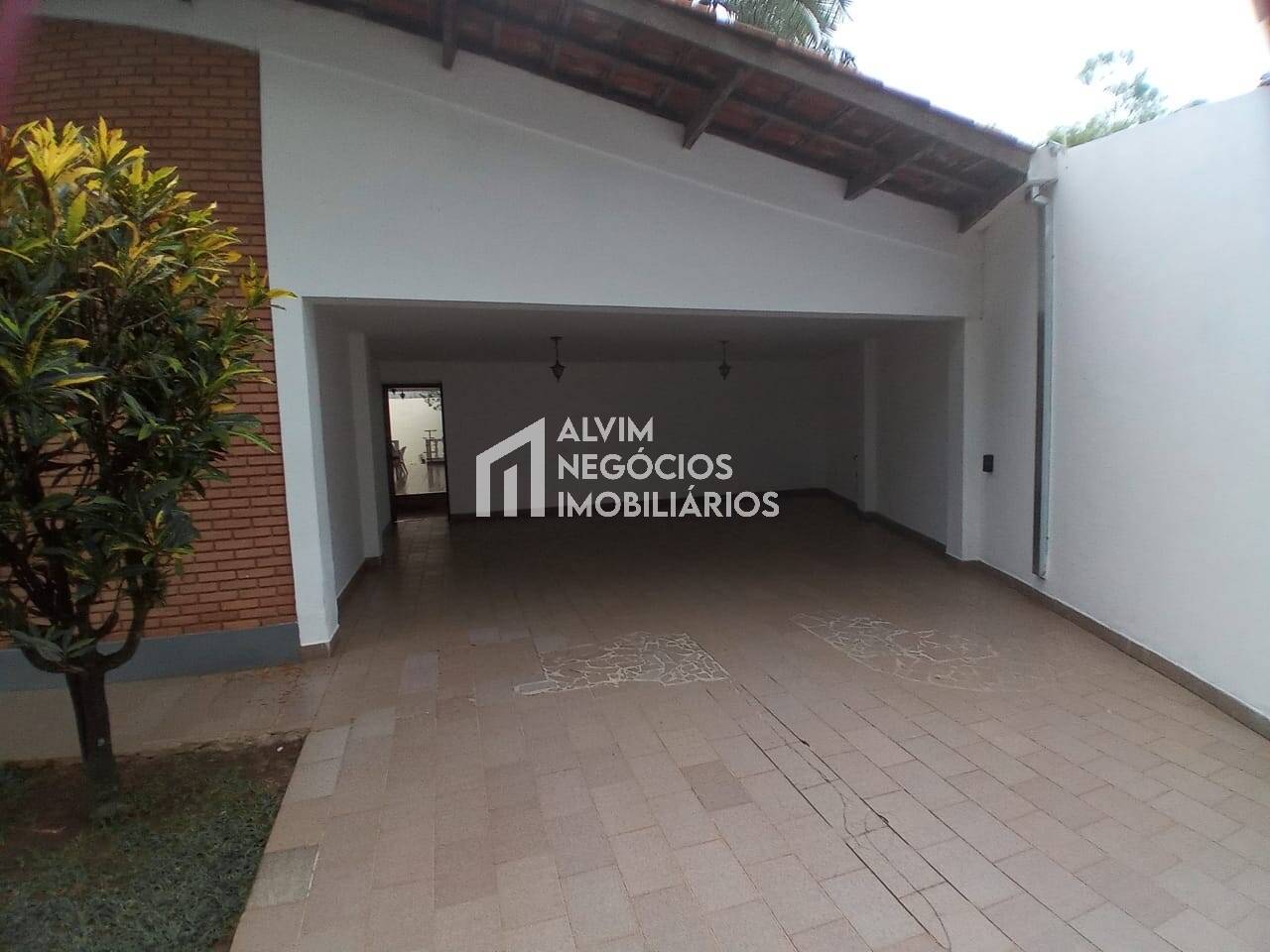 Casa à venda com 4 quartos, 800m² - Foto 5