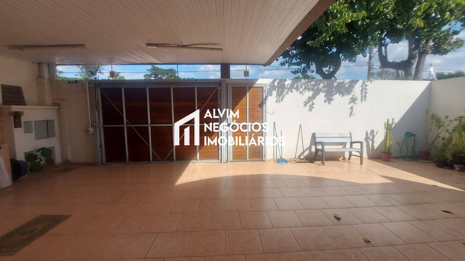 Casa, 4 quartos, 240 m² - Foto 2