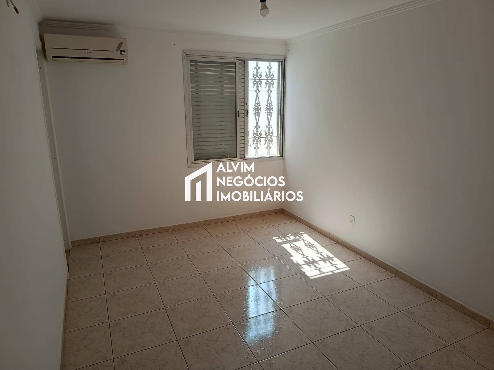 Casa, 4 quartos, 240 m² - Foto 34