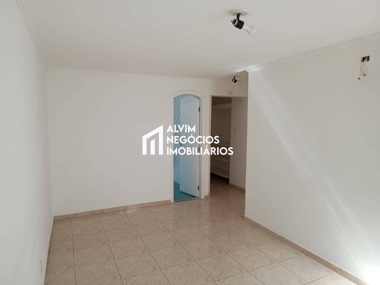 Casa, 4 quartos, 240 m² - Foto 36
