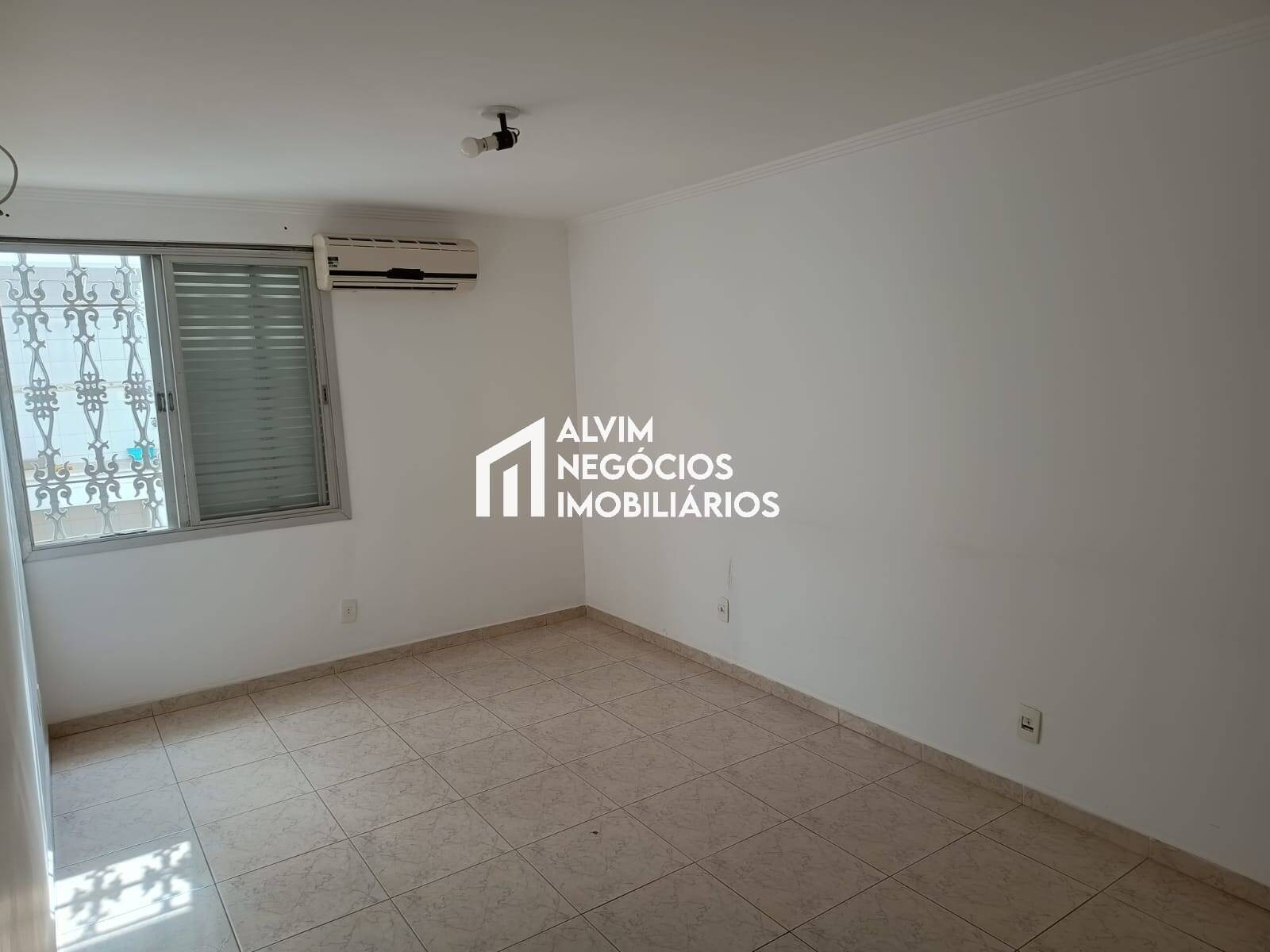 Casa, 4 quartos, 240 m² - Foto 37