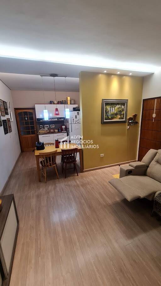 Casa à venda com 3 quartos, 150m² - Foto 2
