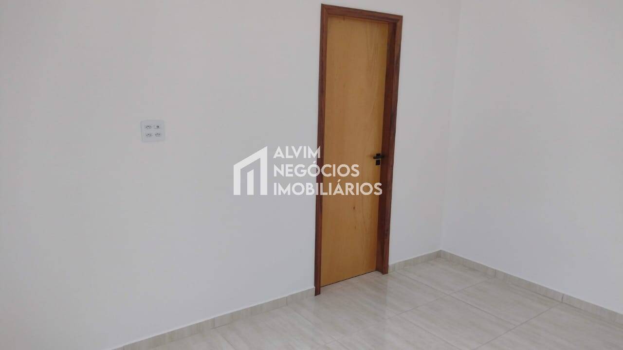 Casa à venda com 3 quartos, 140m² - Foto 3