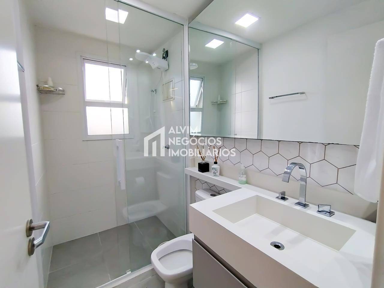 Apartamento à venda com 2 quartos, 64m² - Foto 14