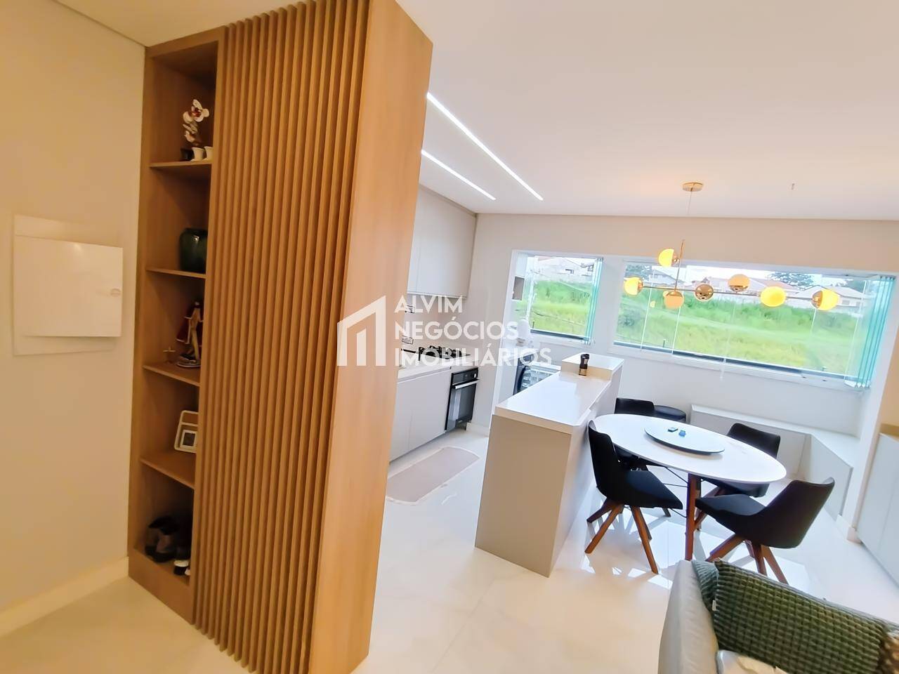 Apartamento à venda com 2 quartos, 64m² - Foto 2