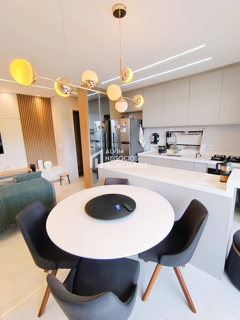 Apartamento à venda com 2 quartos, 64m² - Foto 3