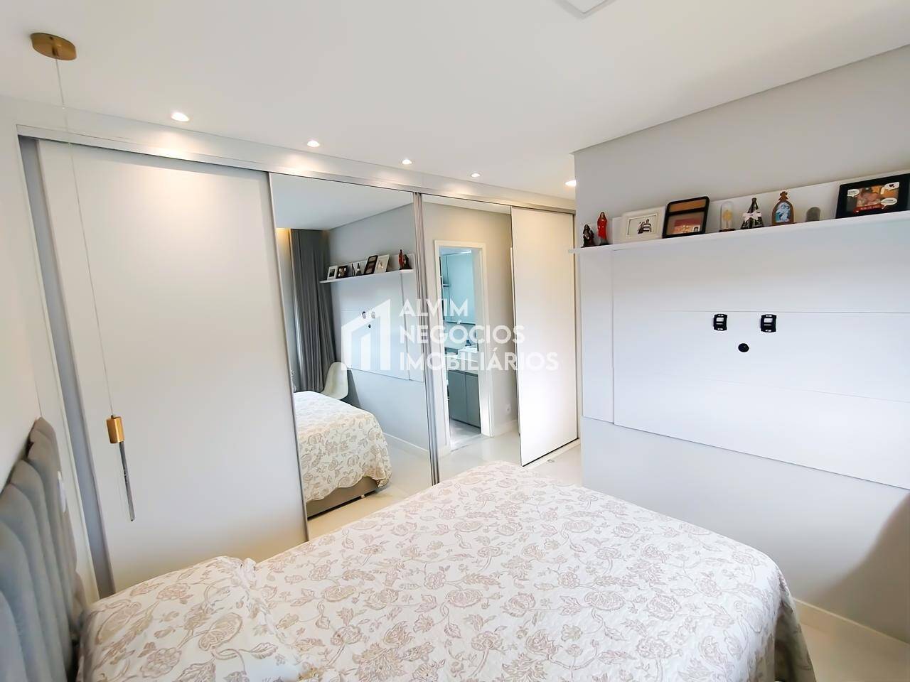 Apartamento à venda com 2 quartos, 64m² - Foto 18