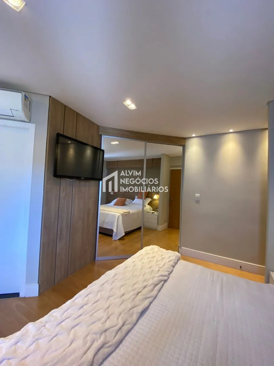 Apartamento à venda com 3 quartos, 182m² - Foto 6