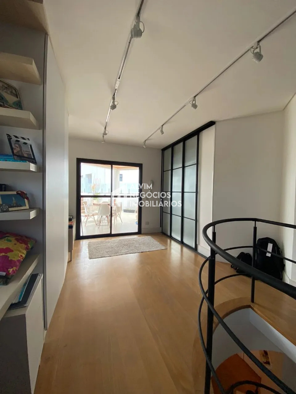Apartamento à venda com 3 quartos, 182m² - Foto 7