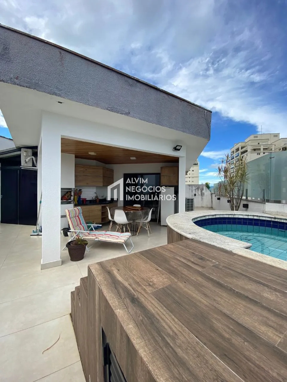 Apartamento à venda com 3 quartos, 182m² - Foto 18