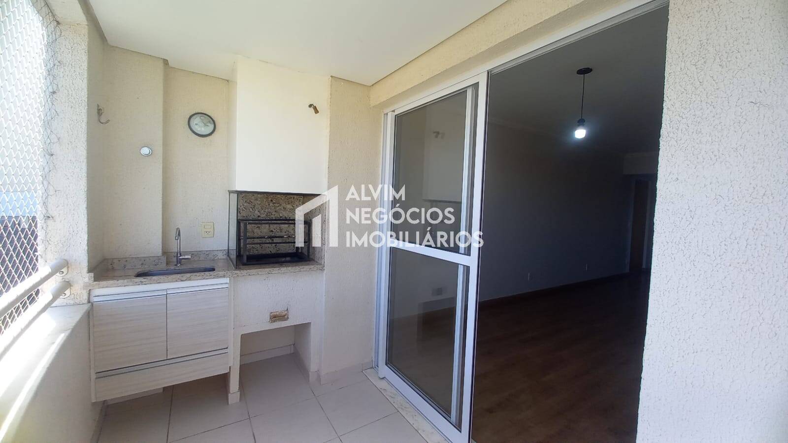 Apartamento à venda com 4 quartos, 111m² - Foto 2