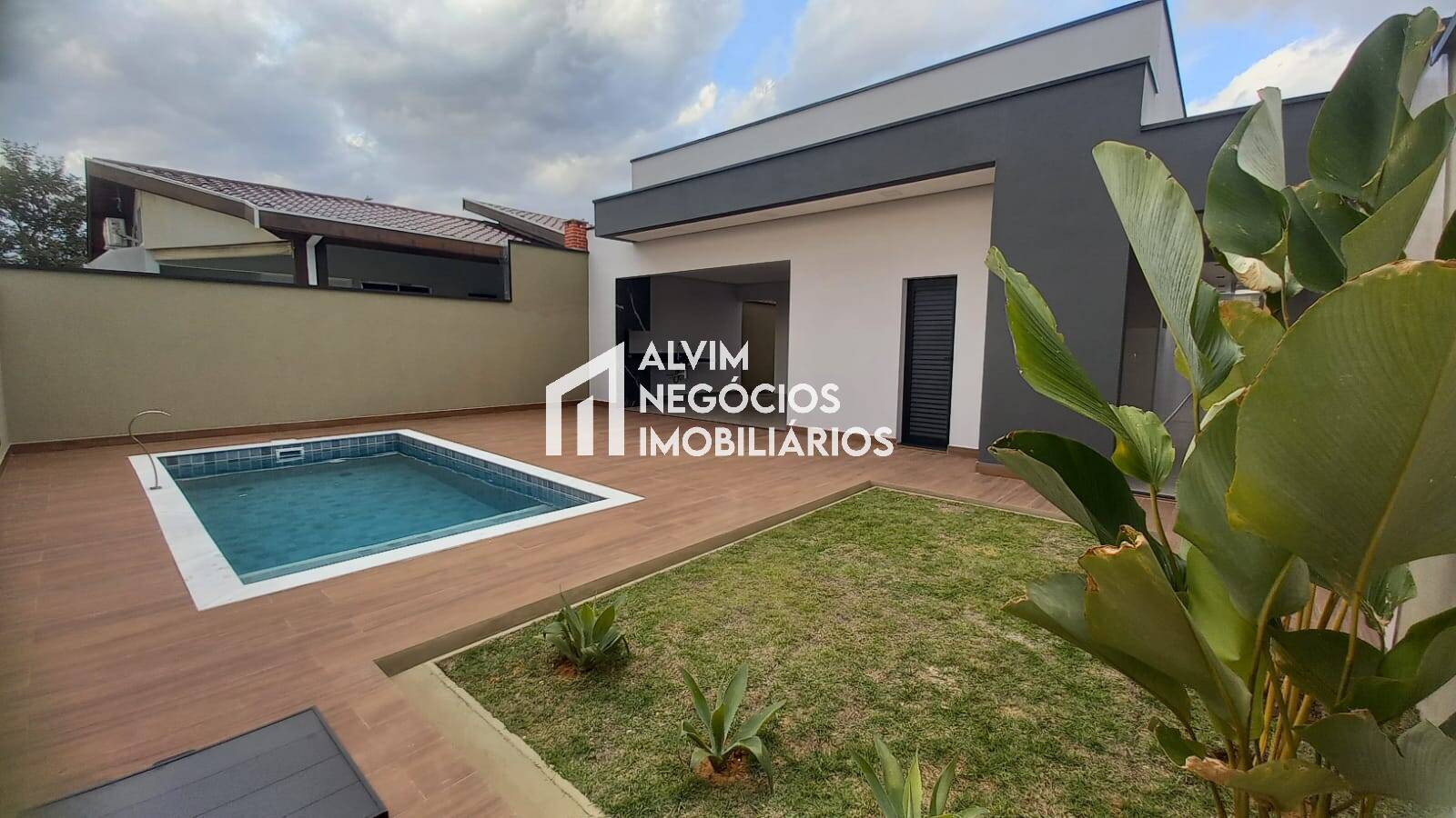 Casa, 3 quartos, 194 m² - Foto 1