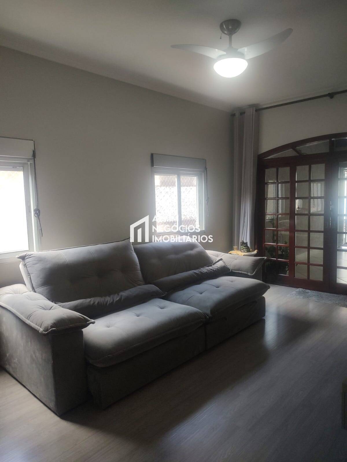 Casa, 7 quartos, 436 m² - Foto 1